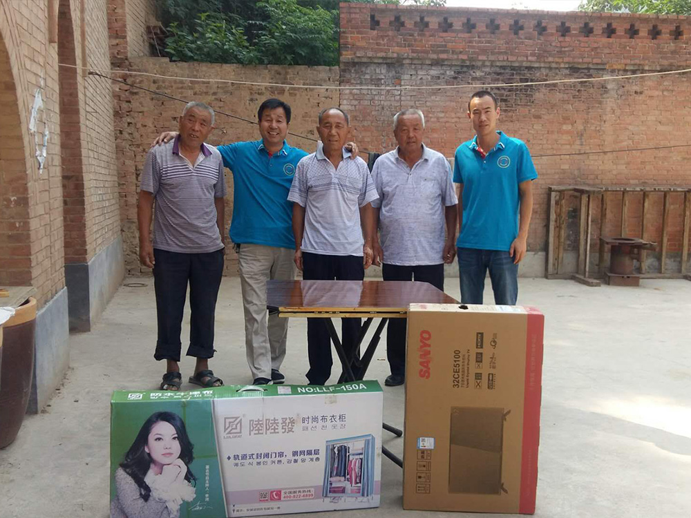 幫扶康店鎮(zhèn)裴峪村貧困戶王西高